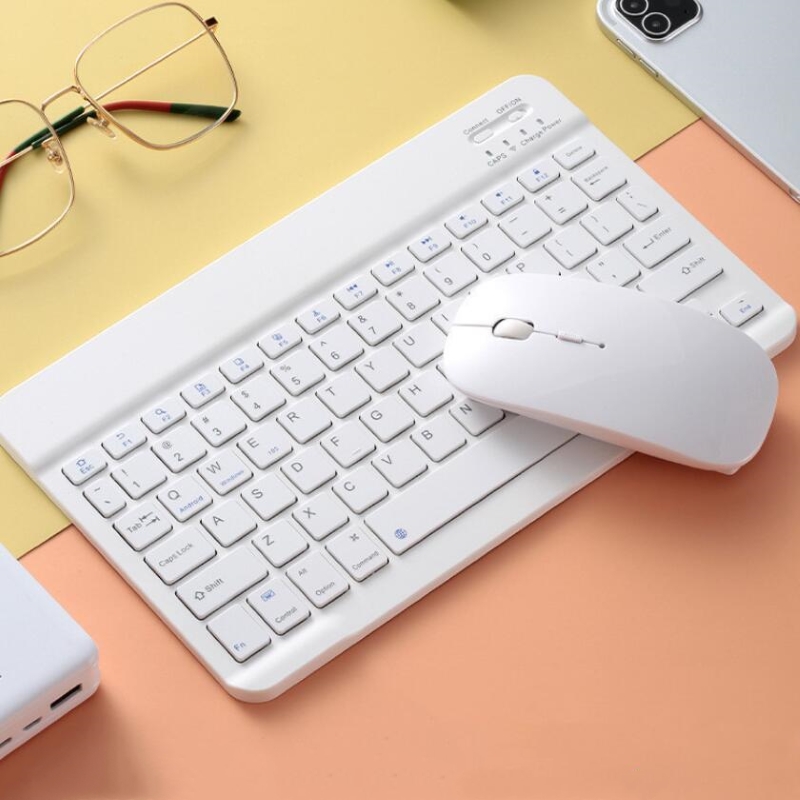 Ultra-Slim Bluetooth Keyboard  - Desk Setup Ipad recension och pris
