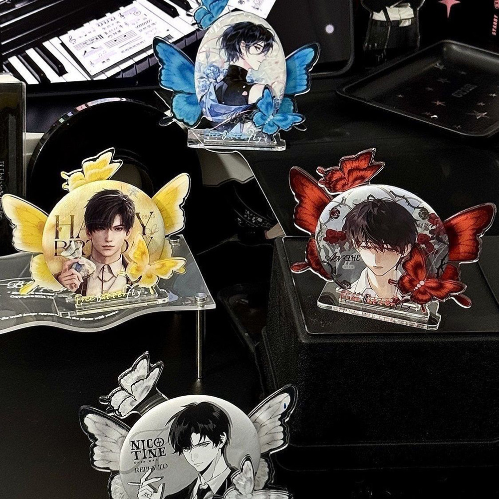 4Pcs Butterfly Acrylic Badge D - Desk Setup Photo recension och pris